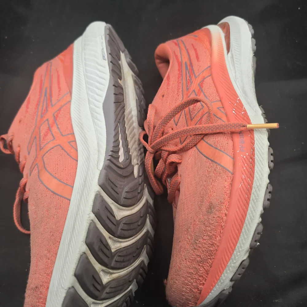 Asics dynamic coral